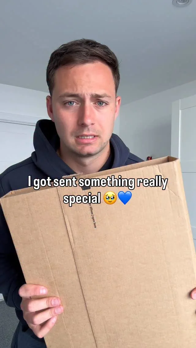 Always my reason 💙Thank you so much @lucyclaireillustration3.5 million letters delivered and a massive announcement tomorrow morning 💙